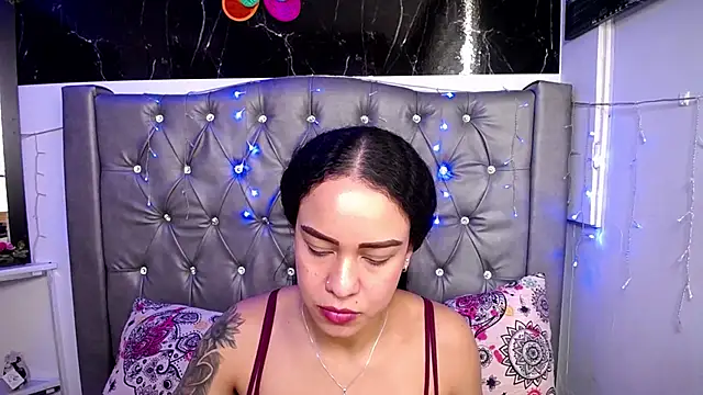 LAILAGUMMY online show from February 19, 5:38 pm