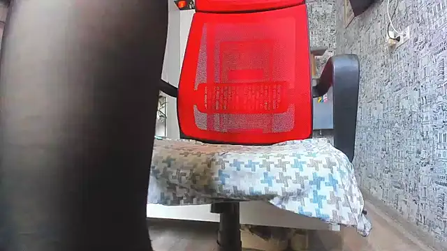 Snapshot of DUSSY_PUSSY chatting on December 13, 7:36 am DUSSY PUSSY online show from December 13, 7:36 am