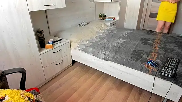 DUSSY PUSSY online show from April 22, 4:15 am