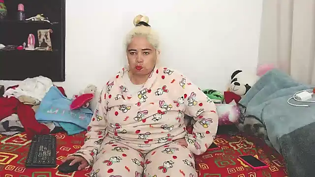 Snapshot of estrellita_fugaz16x chatting on January 4, 5:05 am estrellita fugaz16x online show from January 4, 5:05 am