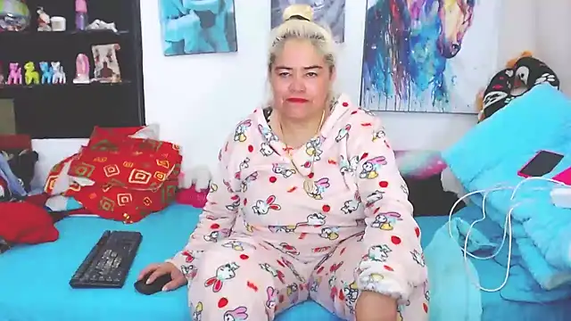 Snapshot of estrellita_fugaz16x chatting on January 24, 11:59 am estrellita fugaz16x online show from January 24, 11:59 am