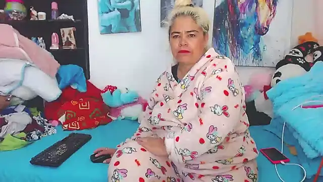 Snapshot of estrellita_fugaz16x chatting on January 28, 1:27 pm estrellita fugaz16x online show from January 28, 1:27 pm