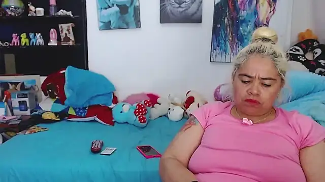 Snapshot of estrellita_fugaz16x chatting on January 29, 2:40 am estrellita fugaz16x online show from January 29, 2:40 am
