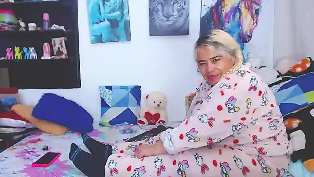 Snapshot of estrellita_fugaz16x chatting on March 3, 3:19 am estrellita fugaz16x online show from March 3, 3:19 am