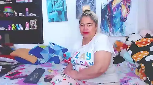 Snapshot of estrellita_fugaz16x chatting on March 5, 2:14 am estrellita fugaz16x online show from March 5, 2:14 am