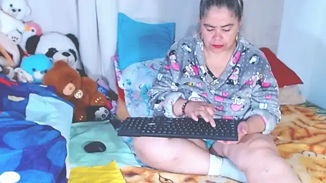 Snapshot of estrellita_fugaz16x chatting on October 2, 5:14 am estrellita fugaz16x online show from October 2, 5:14 am
