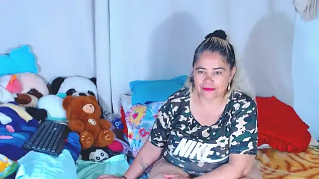 Snapshot of estrellita_fugaz16x chatting on October 8, 1:47 am estrellita fugaz16x online show from October 8, 1:47 am
