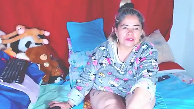 Snapshot of estrellita_fugaz16x chatting on October 17, 3:42 am estrellita fugaz16x online show from October 17, 3:42 am