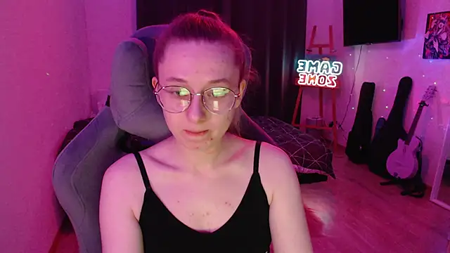 Snapshot of AnabelFrel chatting on February 6, 12:54 am AnabelFrel online show from February 6, 12:54 am