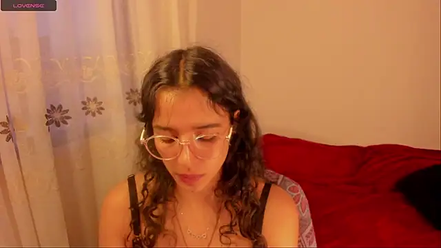 aluna 0310 online show from December 5, 10:56 pm