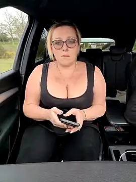 Snapshot of winniess40 chatting on March 11, 1:56 pm winniess40 online show from March 11, 1:56 pm