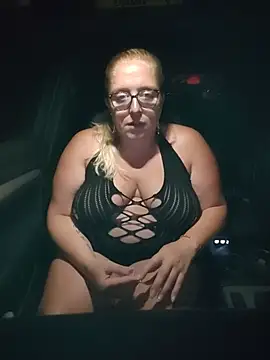 winniess40 online show from August 1, 2:55 am
