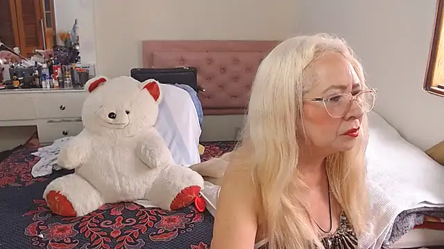 lucy belle bm online show from March 18, 6:22 pm