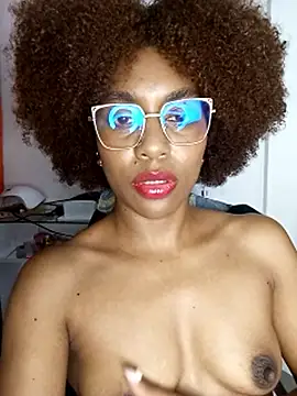 Snapshot of thaimy_ chatting on May 7, 2:50 am thaimy online show from May 7, 2:50 am