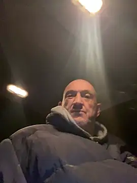 Snapshot of Vlad200472 chatting on February 20, 7:52 pm Vlad200472 online show from February 20, 7:52 pm