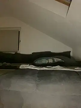 Snapshot of Vlad200472 chatting on March 1, 9:37 pm Vlad200472 online show from March 1, 9:37 pm