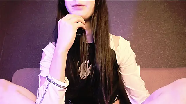 Snapshot of Alice__Aris chatting on December 6, 7:34 pm Alice Aris online show from December 6, 7:34 pm