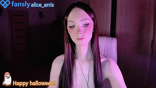 Snapshot of Alice__Aris chatting on October 31, 5:25 pm Alice Aris online show from October 31, 5:25 pm