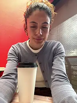 alana15 online show from April 11, 9:30 pm