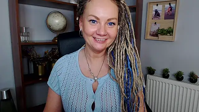 Snapshot of KayaMagic chatting on March 4, 5:03 pm KayaMagic online show from March 4, 5:03 pm