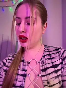 AlisaWhite online show from March 13, 2:33 pm