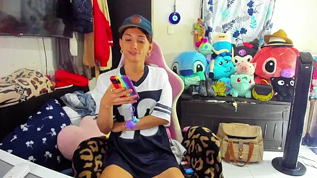 Lawrncesofiets online show from February 23, 6:12 pm