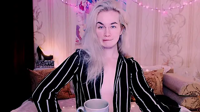 xxxcharismaaa online show from February 28, 1:17 am