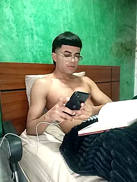 Snapshot of pinedasex777 chatting on October 12, 11:31 am pinedasex777 online show from October 12, 11:31 am