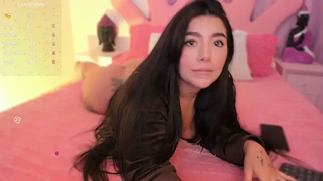 shantall vidales  online show from September 28, 7:47 am