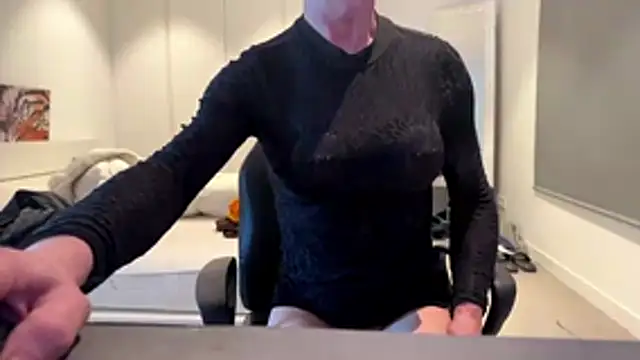 pocker498 online show from April 4, 9:18 am