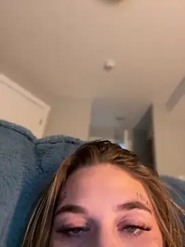 Snapshot of chloetease chatting on March 4, 2:49 am chloetease online show from March 4, 2:49 am