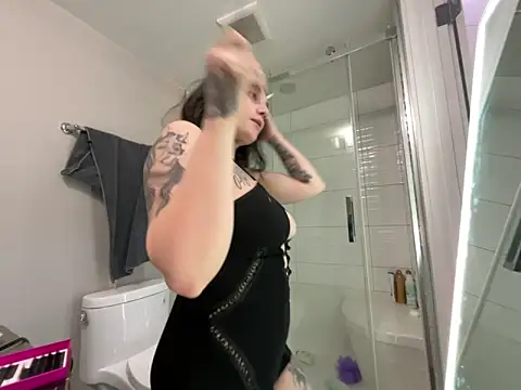 Snapshot of chloetease chatting on March 23, 3:10 am chloetease online show from March 23, 3:10 am