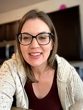 MaiseKnox online show from March 18, 7:06 pm