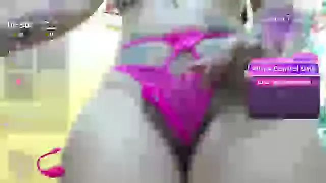 Snapshot of miss_tinnymafe chatting on December 18, 11:45 am miss tinnymafe online show from December 18, 11:45 am