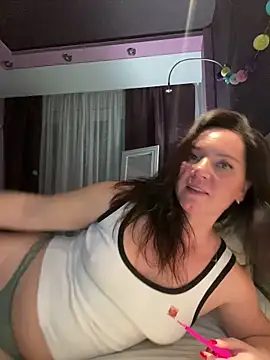 Snapshot of HotMilfMargo chatting on November 25, 9:48 pm HotMilfMargo online show from November 25, 9:48 pm