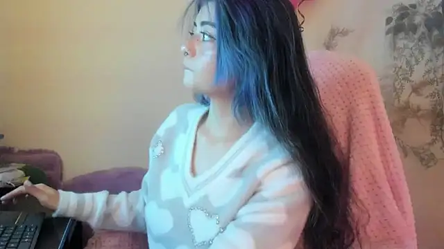 Sammysammy  online show from January 8, 9:00 am