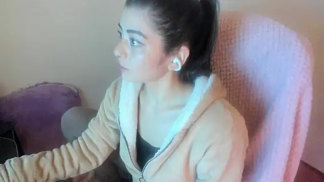 Snapshot of Sammysammy_ chatting on April 28, 7:02 am Sammysammy online show from April 28, 7:02 am