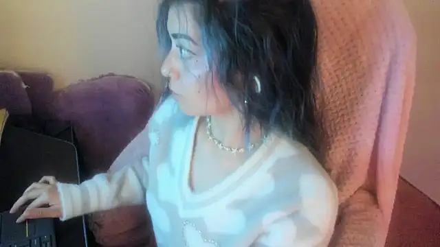 Snapshot of Sammysammy_ chatting on May 2, 9:14 am Sammysammy online show from May 2, 9:14 am