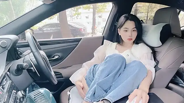 Snapshot of orla2021 chatting on December 10, 4:24 am orla2021 online show from December 10, 4:24 am