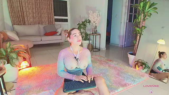 Snapshot of erotik_lady chatting on January 17, 2:27 am erotik lady online show from January 17, 2:27 am