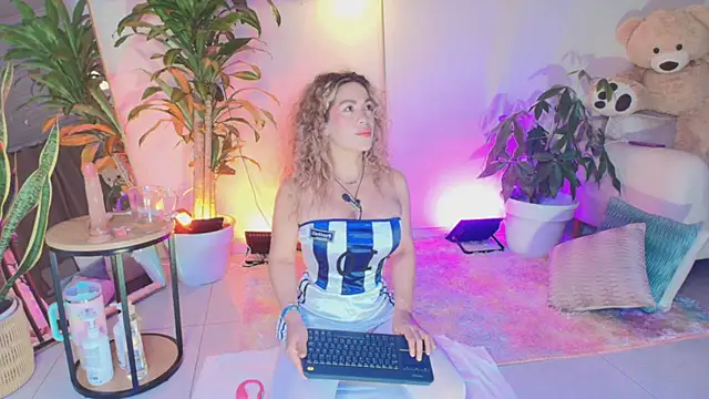erotik lady online show from June 7, 4:38 am