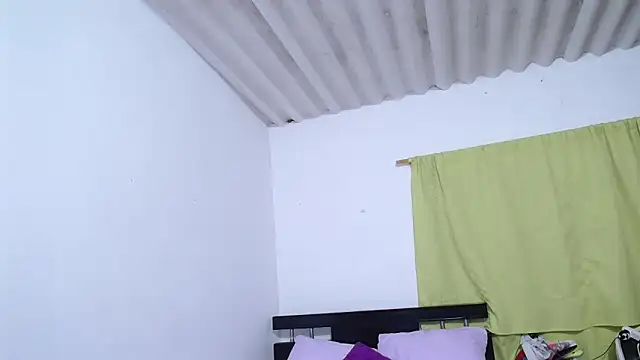 Snapshot of sexxy_ticki chatting on December 13, 12:42 am sexxy ticki online show from December 13, 12:42 am