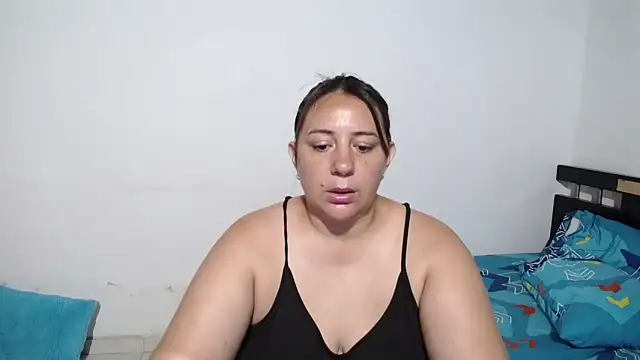 Snapshot of sexxy_ticki chatting on October 21, 11:05 pm sexxy ticki online show from October 21, 11:05 pm