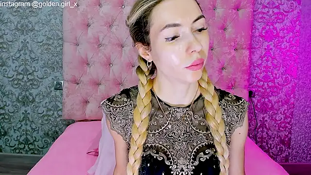 Snapshot of Akilla_Queen chatting on October 22, 2:01 am Akilla Queen online show from October 22, 2:01 am