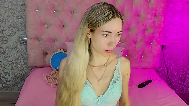 Akilla Queen online show from June 30, 2:01 am