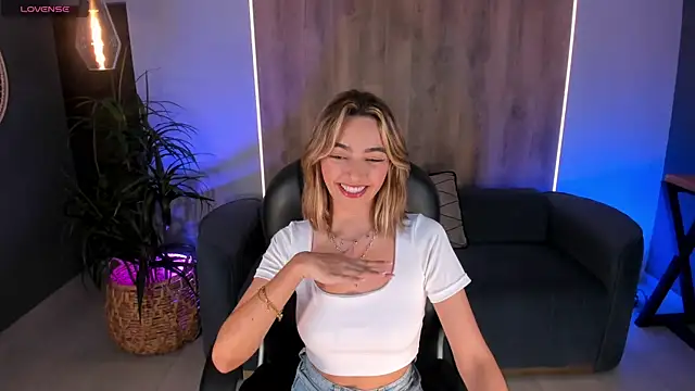 MelissaMoore  online show from December 1, 3:55 am