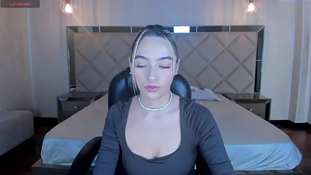 MelissaMoore  online show from July 5, 10:11 am