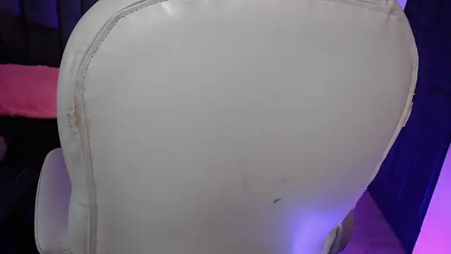 Snapshot of Christaly_ chatting on September 23, 5:43 am Christaly  online show from September 23, 5:43 am