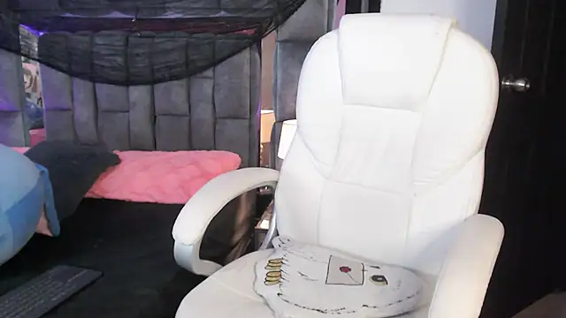 Snapshot of Christaly_ chatting on October 24, 10:06 pm Christaly  online show from October 24, 10:06 pm