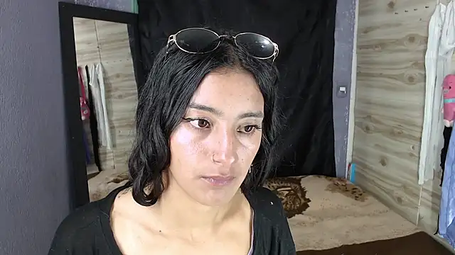 Snapshot of skinny_Yizz chatting on December 21, 9:00 pm skinny Yizz online show from December 21, 9:00 pm